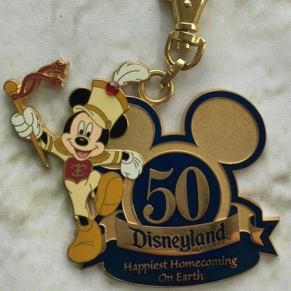 Disney Accessories - DISNEY 50 MICKEY KEY CHAIN LARGE BAND LEADER 2003